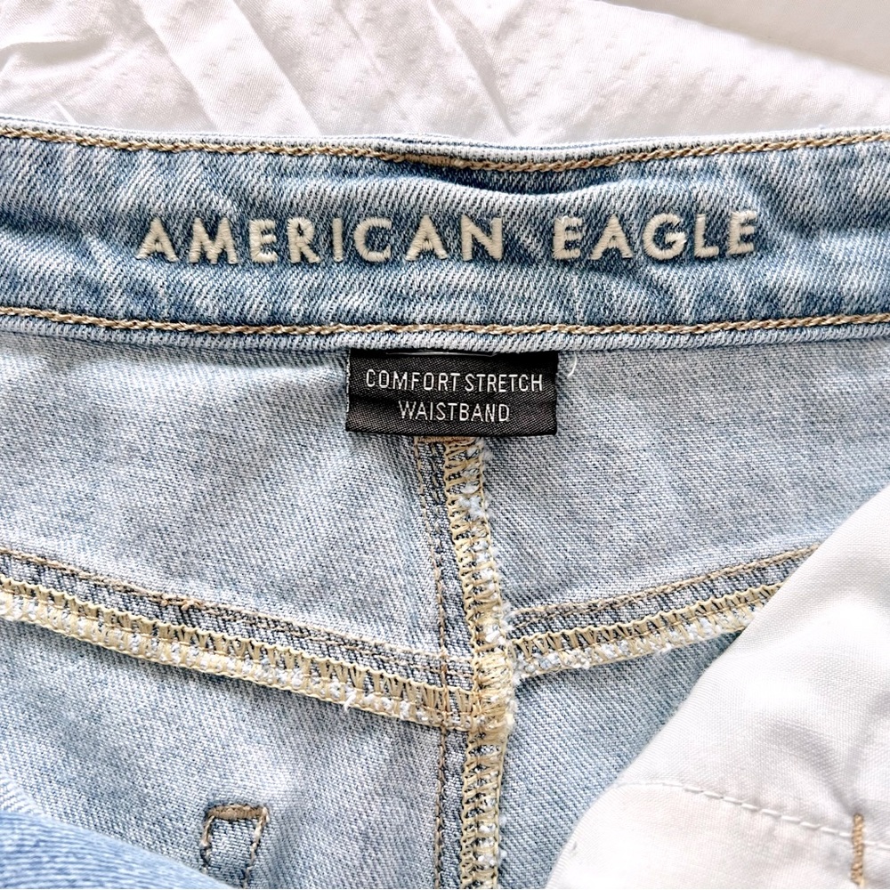 American Eagle Stretch Mom Shorts 
Size S - Picture 3 of 5
